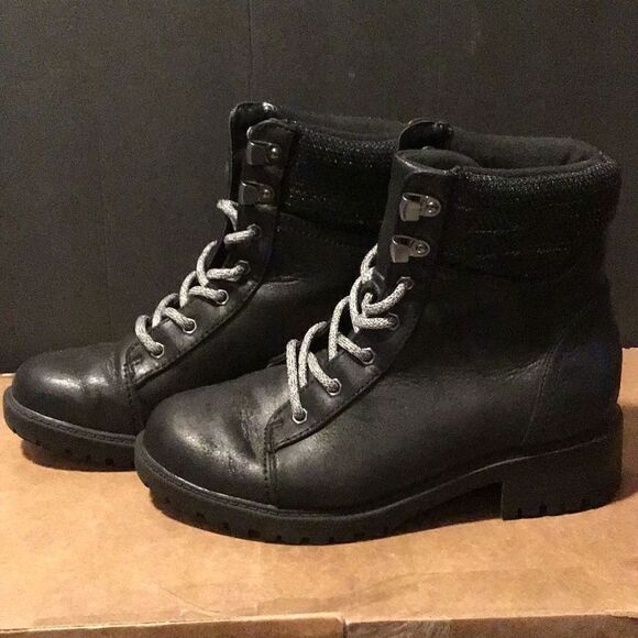 Like new boots, combat style by universal thread, size 6 - Picture 3 of 9